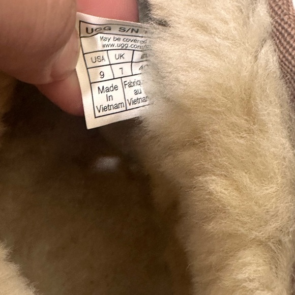 Chestnut UGG boots - Picture 6 of 7